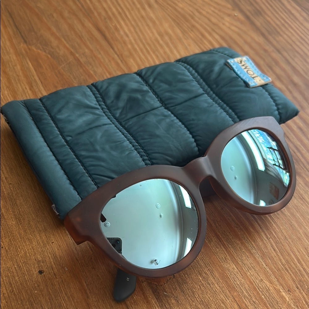 Toms Brown Sunglasses with Quilted Case